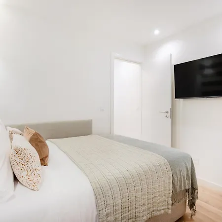 Pop | 111 Collection Apartment *
